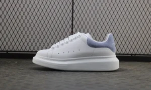 Alexander McQueen Lake placid blue