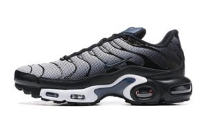 Nike Air Max Plus “Midnight Navy”