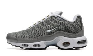 Nike Air Max Plus “Flat Pewter”