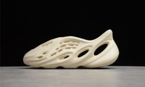 YEEZY Foam Runner MXT Moon GRey