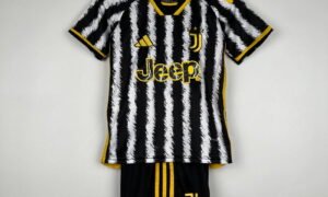 Maillot de foot + short enfant - Juventus - saison 2023-2024 ( flocage gratuit)