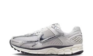 NIKE ZOOM VOMERO 5 WORN - silver