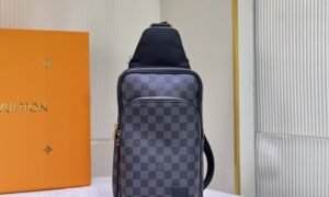 Saccoche Louis Vuitton "avenue"