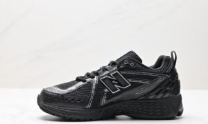 New Balance M1906R black