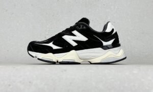 New Balance 9060 - Black and white