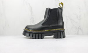 Dr. Martens platform boot bottines