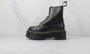 Dr. Martens platform boot bottines