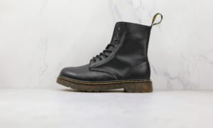 Dr. Martens platform boot bottines